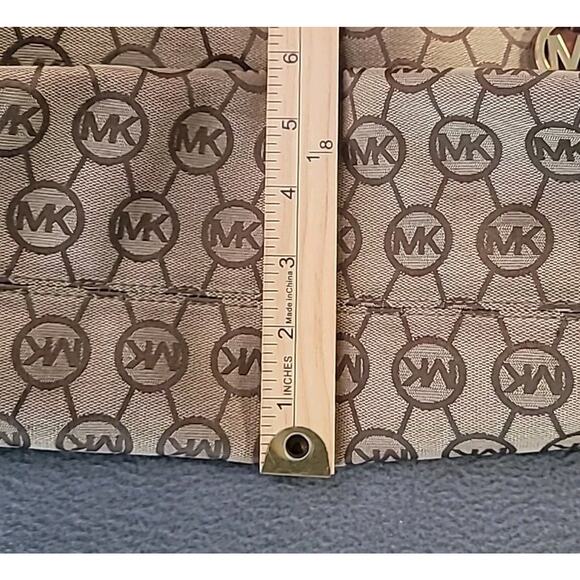 Michael Kors MK Beige & Brown Tote – Classic Shoulder Bag – Tons of Pockets - Picture 10 of 16